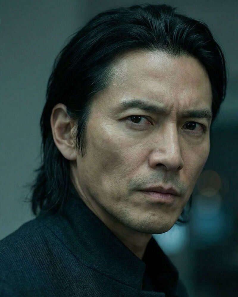 Abyss Nexus, als Roboter Spezialist für geheime Operationen, im Porträt mit ernstem Blick